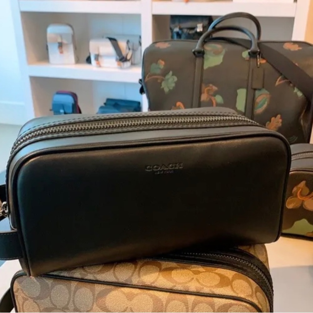 NWT Coach Leather Travel Kit MSRP $178 Black